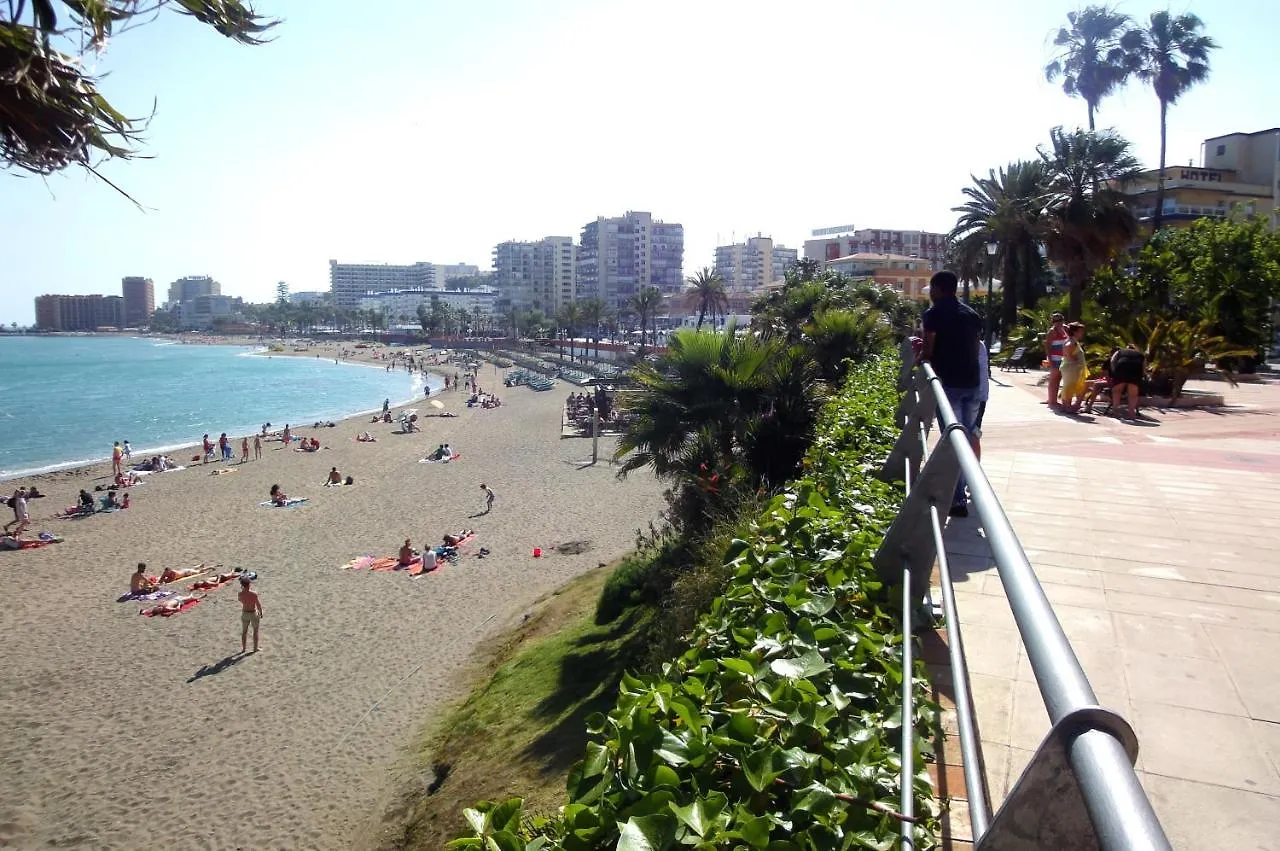 Costamar, Primera linea de playa, 3 dormitorios, 2 baños, vistas al mar, Internet Wifi y Garaje, Ideal parejas y familias Benalmádena 0*,  España